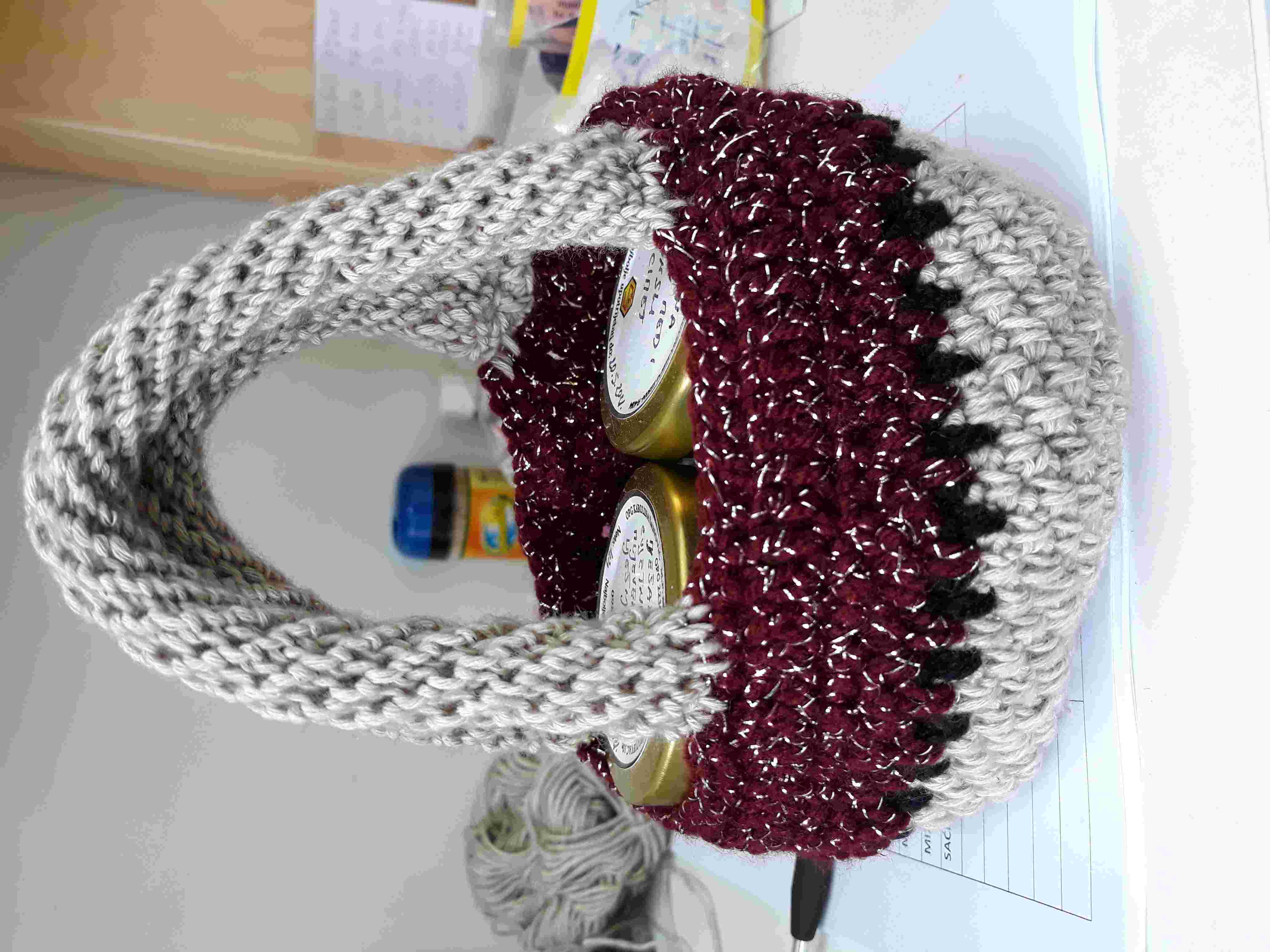 Heklana košarica s medom